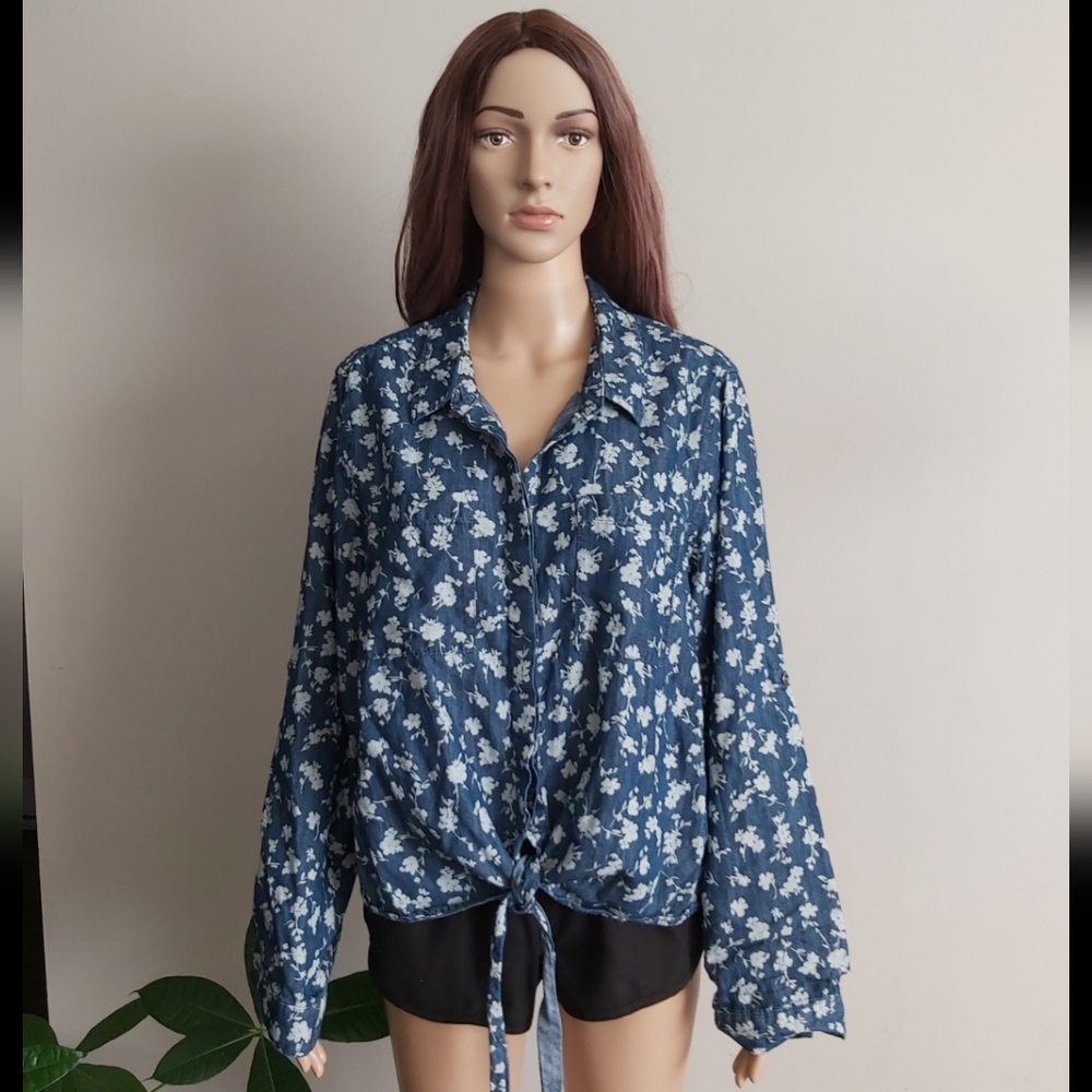 Velvet Heart blue floral button down shirt blouse top long sleeves tie waist